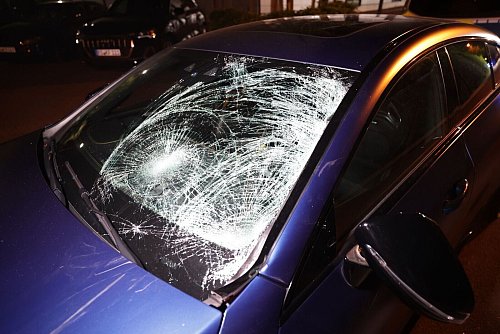 Eine 19-Jährige starb nach dem Autounfall. - © David Young/dpa