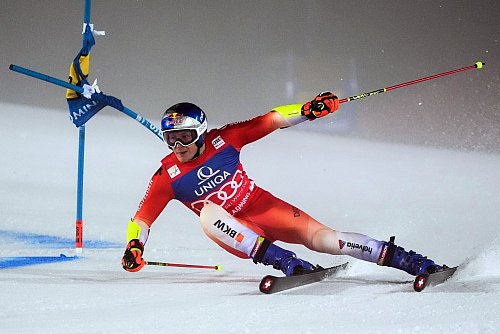 Marco Odermatts Siegesserie ist gerissen. - © Giovanni Auletta/AP/dpa