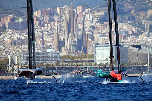 Neuseelands Segler (r) haben erneut den America\\\'s Cup gewonnen. - © Bernat Armangue/AP/dpa