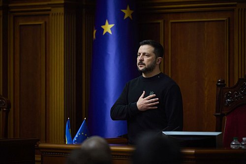 Präsident Selenskyj versucht die Widerstandsfähigkeit seines Landes zu stärken. - © Uncredited/Press Service Of The President Of Ukraine/AP