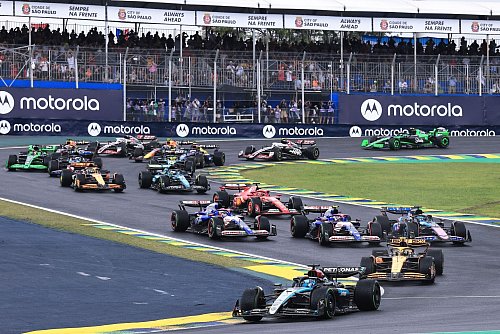 Lando Norris kann einmal mehr seine Pole nicht verteidigen auf den ersten Metern. - © Ettore Chiereguini/AP/dpa