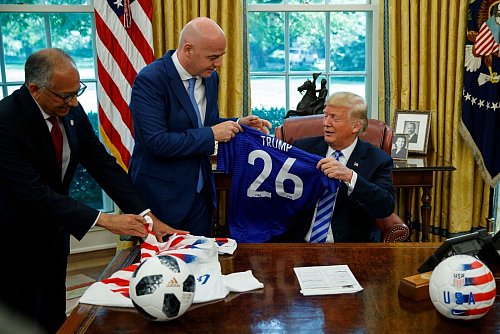 2026 sollen die USA das Herz der Mega-WM sein. - © Evan Vucci/AP/dpa