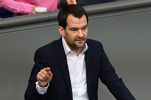 Johannes Vogel möchte Korrekturen an der Reform. - © Anna Ross/dpa