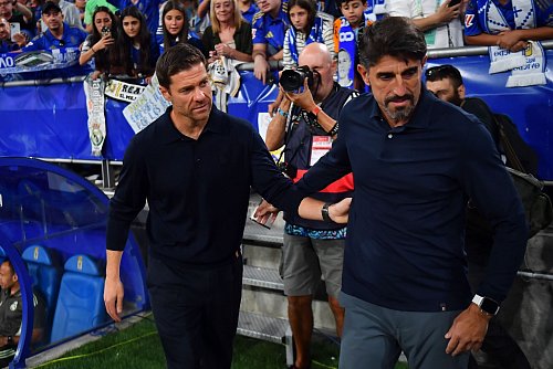 Xabi Alonso feiert mit Real Madrid den zweiten Ligasieg. - © Miguel Oses/AP/dpa