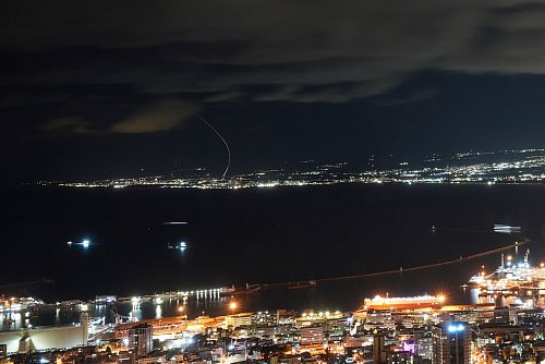 Israels Luftwaffe hat nach eigenen Angaben in der Nacht eine Rakete aus dem Jemen abgefangen. (Archivbild) - © Francisco Seco/AP
