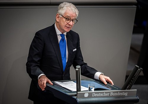 Marcel Reif ist eine der porträtierten Persönlichkeiten in der Ausstellung «Deutschland. Israel. Einblicke». (Archivbild) - © Michael Kappeler/dpa