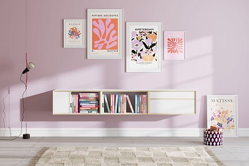 Flache, schwebende Bücherregale, hier von Müller Möbelwerkstätten, sorgen für Leichtigkeit im Raum - darüber kann man Bilder hängen und so die Wand dekorieren. - © Müller Möbelwerkstätten/VDM/dpa-tmn