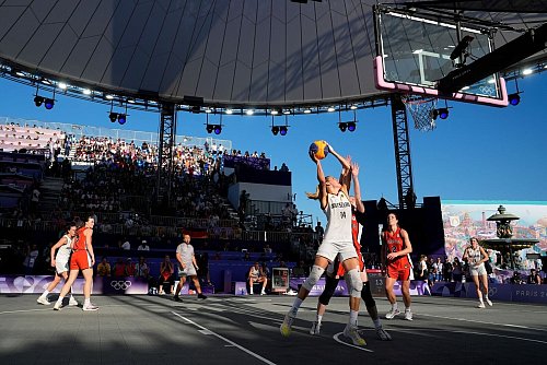 Für Wolf ist 3x3-Basketball auch für den Fußball beispielhaft. - © Frank Franklin II/AP/dpa