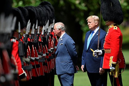 Wen König Charles (l.) trifft, entscheidet die britische Regierung. (Archivbild) - © Toby Melville/PA Wire/dpa