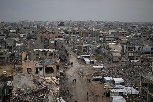Auch der Stopp der Stromlieferungen nach Gaza wurde nun angeordnet. (Archivbild) - © Jehad Alshrafi/AP/dpa