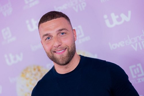 Einer der neuen Kandidaten der Show «Love Island VIP» ist Dschungelkönig Filip Pavlovic. (Archivbild) - © Rolf Vennenbernd/dpa