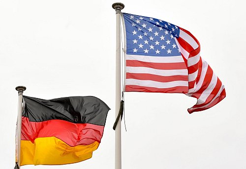 USA sind Deutschlands wichtigster Handelspartner (Symbolbild) - © Jens Kalaene/dpa-Zentralbild/dpa