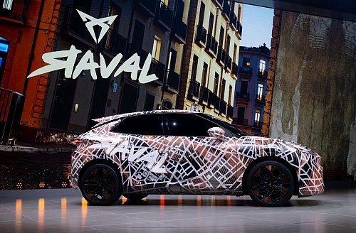 Rauscht mit 225 PS zu den Händlern: der Cupra Raval. - © Sven Hoppe/dpa/dpa-tmn