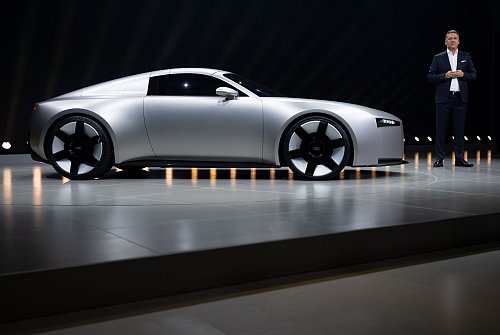 Das Audi Concept C präsentiert sich mit klarem Design. - © Sven Hoppe/dpa/dpa-tmn