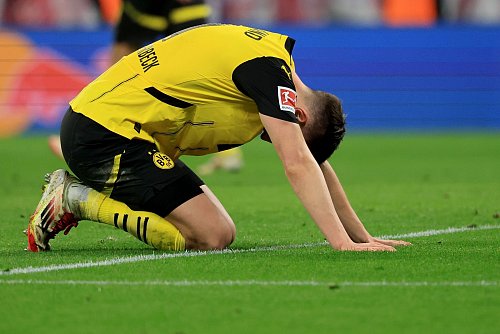 Die Verletzung von Nico Schlotterbeck trifft den BVB hart - © Jan Woitas/dpa