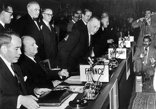 Ein historisches Ereignis: Im Mai 1955 trat Deutschland der Nato bei. (Archivbild) - © dpa