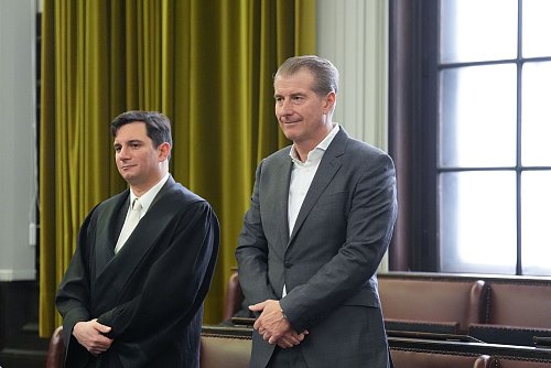 Stephan Hensel, der Vater der Kinder, ist im Prozess gegen seine Ex-Frau Christina Block Nebenkläger. - © Marcus Brandt/Pool dpa/dpa