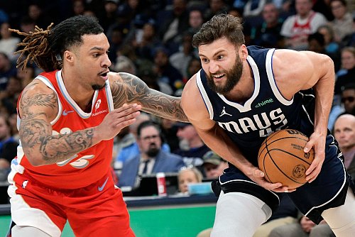 Maxi Kleber konnte die Niederlage gegen die Grizzlies nicht verhindern - © Brandon Dill/AP/dpa
