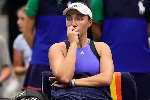 Tief enttäuscht: Jessica Pegula grübelt über die ihre Final-Niederlage. - © Julia Nikhinson/AP/dpa