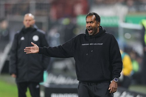 Drei Niederlagen aus vier Spielen: Fortuna-Coach Thioune. - © Friso Gentsch/dpa