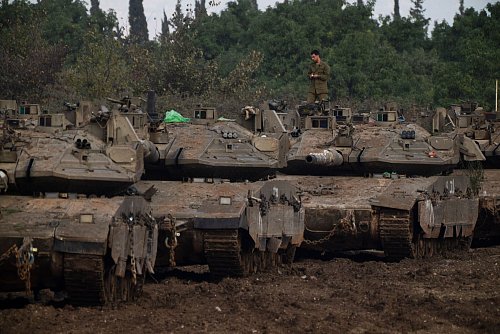 Israels geht nach eigenen Angaben gegen Verstöße gegen die Waffenruhe-Vereinbarung vor. - © Leo Correa/AP