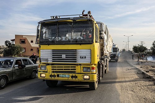 Die ersten Hilfslieferungen sind nach Beginn der Waffenruhe angelaufen. - © Abed Rahim Khatib/dpa