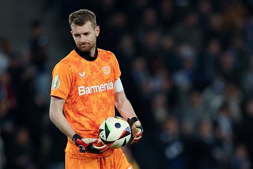 Kapitän Lukas Hradecky machte aus seiner Enttäuschung keinen Hehl. - © Friso Gentsch/dpa