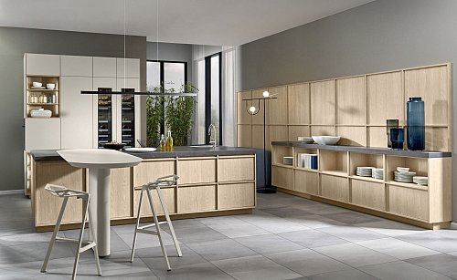 Schrankfront mit filigranem Rahmen: Der Japandi-Stil zeichnet sich durch Minimalismus, sanfte Farben und natürliche Materialien aus. - © Pronorm Einbauküchen/dpa-tmn