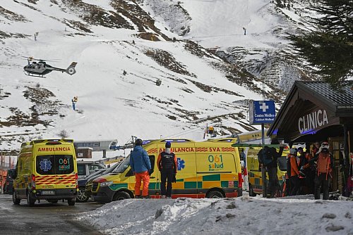 Trotz des Unglücks: Die Skistation soll am Sonntag wiedereröffnet werden. - © Verónica Lacasa/EUROPA PRESS/dpa