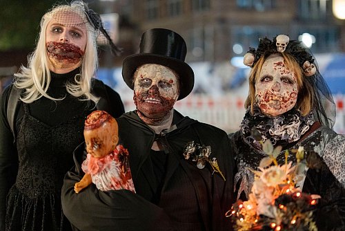 Halloween ist bei jungen Leuten beliebt. (Archivbild) - © Christoph Reichwein/dpa