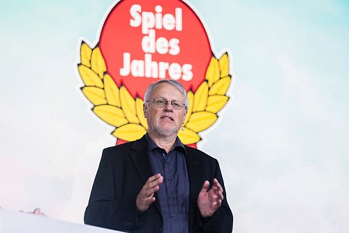 Harald Schrapers, Vorsitzender der «Spiel des Jahres»-Jury, mag leicht zu erlernende Spiele. - © Christoph Soeder/dpa