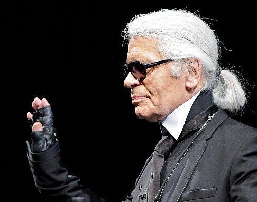 Gefühle, Beziehungen, Vergangenheit – all das hielt sich Lagerfeld auf Abstand. - © Henning Kaiser/dpa