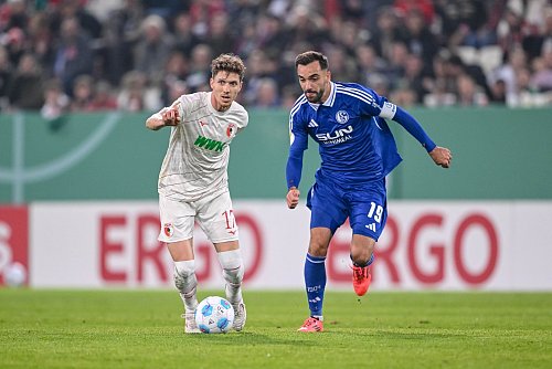 Augsburg bestätigte seine starke Form gegen Schalke. - © Harry Langer/dpa