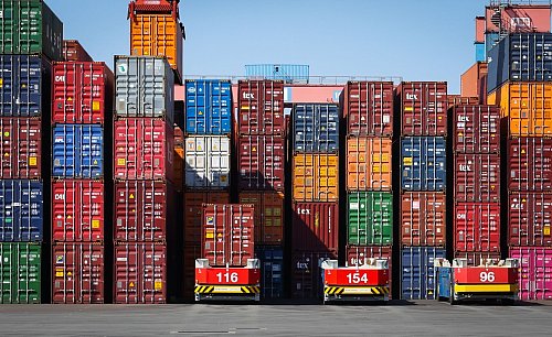 Die Wirtschaft erhofft sich neue Absatzmöglichkeiten durch das Abkommen. (Archivbild) - © Christian Charisius/Deutsche Presse-Agentur GmbH/dpa