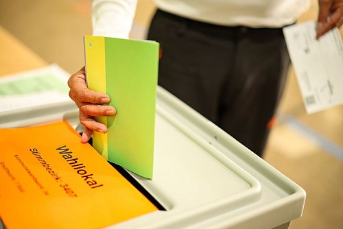Nach der Wahl ist vor der Wahl: Was lässt sich aus dem jüngsten Votum in Nordrhein-Westfalen für die Landtagswahl 2027 ableiten? - © Christoph Reichwein/dpa
