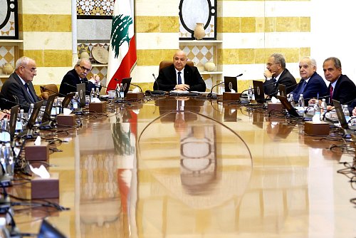 Im Libanon wird über eine Entwaffnung der Hisbollah-Miliz debattiert. - © -/Pressebüro der libanesischen Präsidentschaft/AP/dpa
