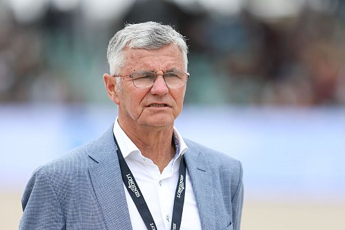 Bundestrainer Otto Becker betreut das deutsche Team bei der EM. - © Friso Gentsch/dpa