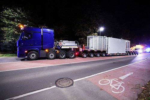 Mit solchen Schwerlast-Transportern sollen die Castor-Behälter von Jülich nach Ahaus gebracht werden. (Symbolfoto) - © David Young/dpa