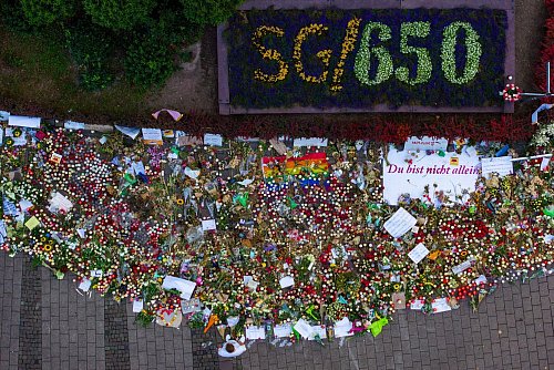 Neun Monate nach dem Terroranschlag von Solingen beginnt der Strafprozess. - © Christoph Reichwein/dpa