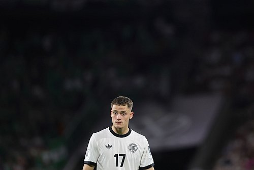 Florian Wirtz trifft sehenswert per Freistoß zum 3:1-Sieg gegen Nordirland. - © Marius Becker/dpa