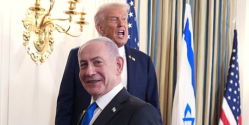 Netanjahu billigt den Plan von Trump. - © Evan Vucci/AP/dpa