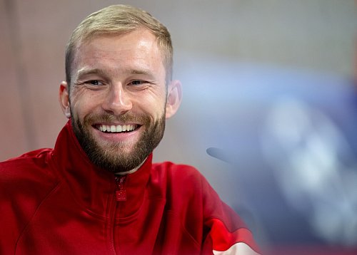 Für Konrad Laimer ist Thomas Müller einer der größten Spieler. - © Sven Hoppe/dpa