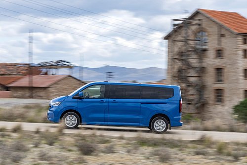 Long Vehicle: Der neue Transporter misst mindestens 5,05 Meter - es sind aber auch noch längere Versionen im Angebot. - © Ingo Barenschee/Volkswagen AG/dpa-tmn