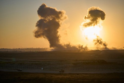 Der Krieg in Gaza dauert schon 21 Monate. - © Ohad Zwigenberg/AP/dpa