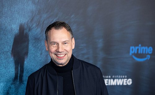 Thriller-Autor Sebastian Fitzek ist das Thema der häuslichen Gewalt wichtig. - © Hannes P. Albert/dpa