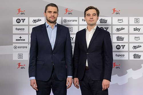 Die DFL-Geschäftsführer Marc Lenz (l) und Steffen Merkel sind auch für die TV-Vermarktung zuständig. - © Jürgen Kessler/dpa