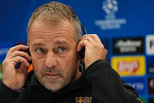 Ex-Bundestrainer Hansi Flick bestreitet sein erstes Spiel als Barcelona-Coach in Deutschland. - © Darko Vojinovic/AP/dpa