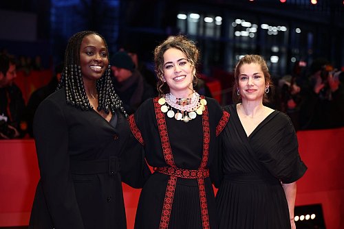 Die Jury der Sektion Perspectives: Aïssa Maïga (l-r), Meryam Joobeur und María Zamora. - © Christoph Soeder/dpa