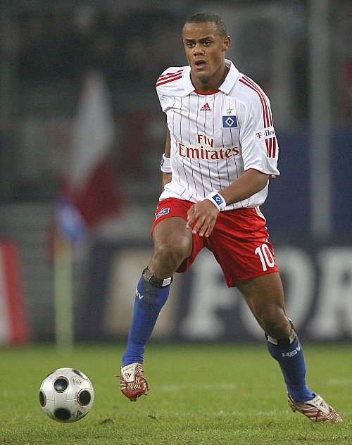 Als HSV-Profi sah Vincent Kompany einst in Bochum die Rote Karte. - © Sebastian Widmann/dpa