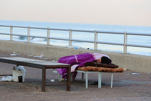 Auch im Libanon geraten vor allem Zivilisten zwischen die Fronten. - © Mohammed Zaatari/AP/dpa